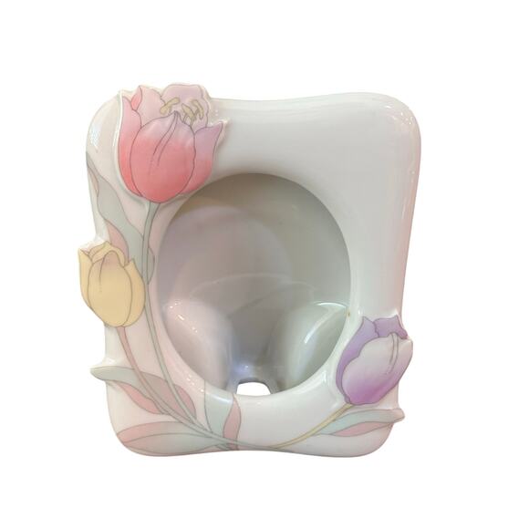 Vintage White Retro Porcelain 3D Hand Painted Water Tulip Pastel Photo Frame - Picture 1 of 5